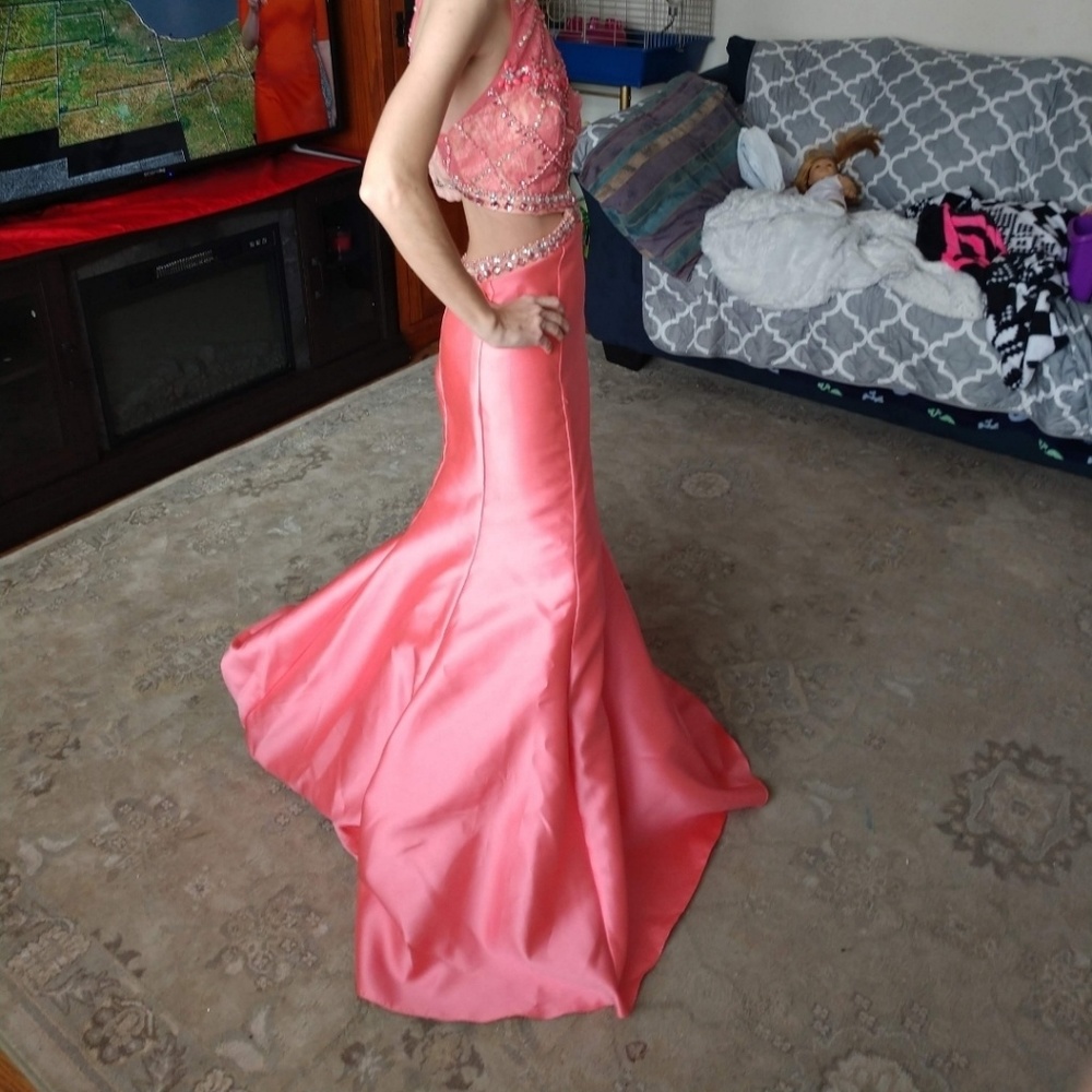 Prom dress - Picture 2 of 2